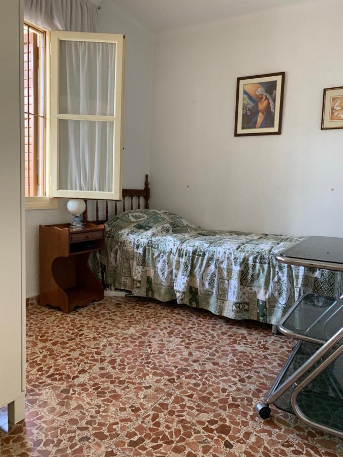 Apartments Plaza De Las Escuelas Аліканте Екстер'єр фото
